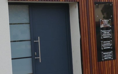 PAULINE BARRAUD : NATUROPATHE - REFLEXOLOGUE - LUXOPUNCTURE ®, Centre Médical : 1er étage, Praticien de Médecine Alternative à Ouches