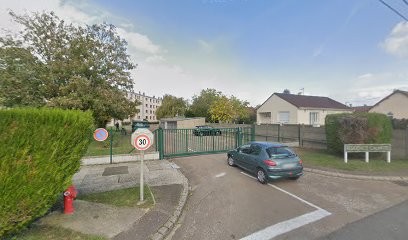 Marie-Eve Ramirez, Praticien de Médecine Alternative à Saint-Clément