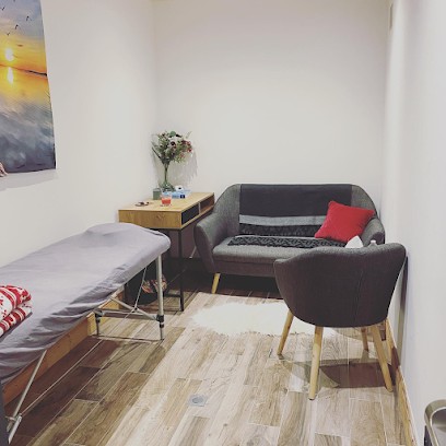 Emilie Llorca thérapie - psychologie, hypnose, magnétisme, réflexologie et neuro-réflexologie, Hypnothérapeute à Peisey-Nancroix