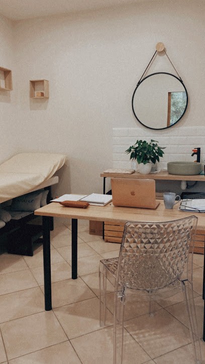 Charlène Duthion Naturopathie & Boutique En Ligne, Praticien de Médecine Alternative à Vias