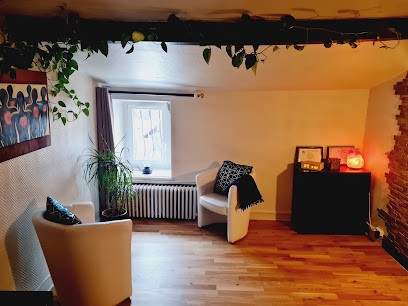 AU DELA DU PERSONNEL: Rosalie MOY Praticienne En Hypnose Régressive Et écoute Thérapeutique, Hypnothérapeute à Villeneuve-le-Comte