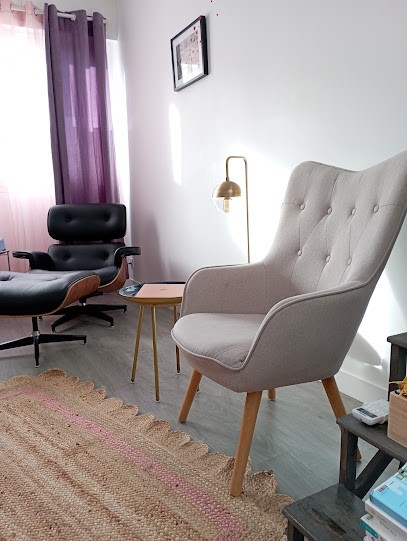 Claire POURIN -Hypnothérapeute -Psychopraticienne -Thérapeute EMDR La Rochelle, Hypnothérapeute à La Rochelle