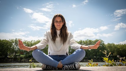 Feriel Benali - Sophrologue et Naturopathe, Praticien de Médecine Alternative à Puteaux