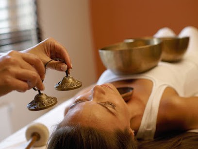 ATTRACT ENERGIE - Thérapeute Et Artiste - St Laurent Du Var, Praticien de Médecine Alternative à Saint-Laurent-du-Var