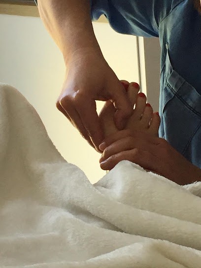 Céline Harmonie et Equilibre Réflexologie et Chi Nei Tsang, Réflexologue à Pornichet