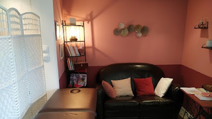 Elsa Desombre. Psycho-énergéticienne, Praticien de Médecine Alternative à Monnières