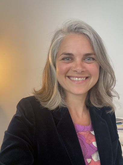 Charline Hubert - Naturopathe Spécialisée Troubles Du Cycle Menstruel Et Fertilité, Praticien De Médecine Alternative à Lorient