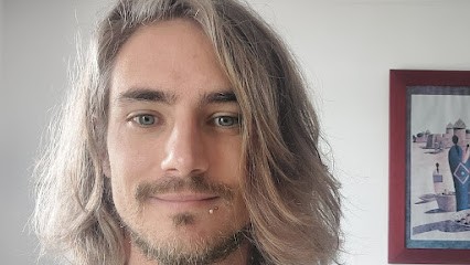 Mathias Destribats Naturopathe, Réflexologue, Praticien Chi Nei Tsang, Massages Bien-être, Praticien de Médecine Alternative à Ciboure