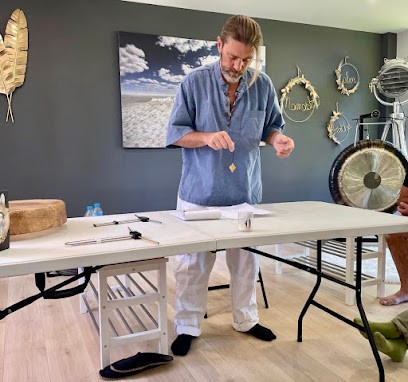 Laurent Magnétiseur Et Géobiologue / Holistique Lux Vitae, Praticien de Médecine Alternative à Cannes