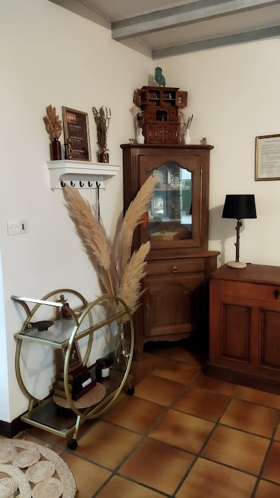 Raphaelle Rouquié ⁠⊹ Lecture Akashique, Praticien de Médecine Alternative à Pressignac-Vicq