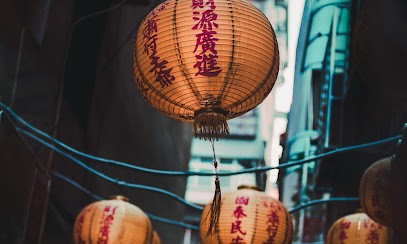 Sabrina Bozzano, Praticien de Médecine Alternative au Tourne