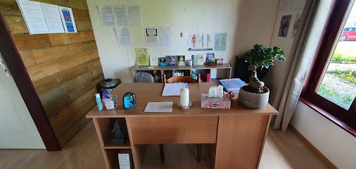 Ludivine Chauvin, Thérapeute énergéticienne, magnétiseur, réflexologie plantaire, massage assis. Le mans, Beaumont Sur Sarthe, Praticien de Médecine Alternative au Tronchet