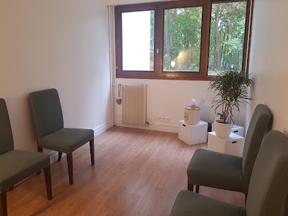 Laure DUMEILLAT - Sophrologue Caycedienne - Relaxologue - Praticienne Hypnose- Conseillère En Nutrition - Hygiéniste, Praticien de Médecine Alternative à Vaux-le-Pénil