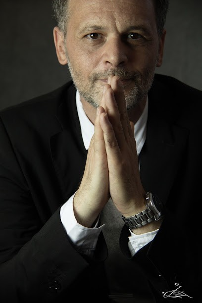 PAUL DE COMBOURG, Praticien de Médecine Alternative à Monterfil