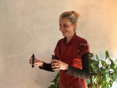 Claire Giraud Praticienne en Médecine Symbolique, Praticien de Médecine Alternative à Manteyer