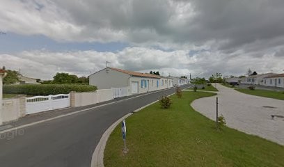 Julie Varaillon-Laborie Réflexologue Plantaire diplômée de l'IIR Méthode Ingham et Praticienne en Aromathérapie Clinique (Diplôme Universitaire de la Faculté de Strasbourg), Réflexologue à Rétaud