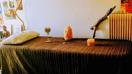 Arnaud Laetitia, Magnétiseuse, Maître Reiki, Accompagnement à l’éveil de Soi, Coaching, Praticien de Médecine Alternative à Montbard