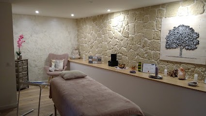 La Lumière des Anges ( Médium - Magnétiseuse - Hypnothérapeute Spirituelle), Praticien de Médecine Alternative à Drouville