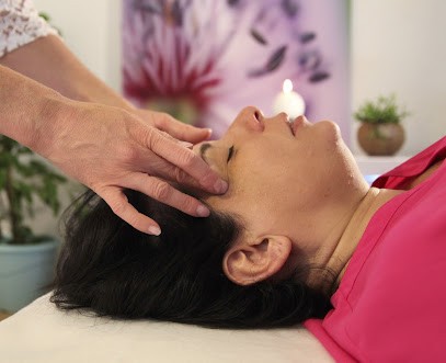 Naitre avec vous _ GIL Virginie, Réflexologue à Claviers