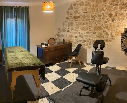 Adolia - Naturopathe - Massage Shiatsu amma assis - Réflexologie plantaire Thaïlandaise - Massage trigger point, Praticien de Médecine Alternative à Saint-Chinian