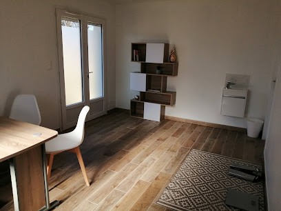 Leleu Charlotte Etiopathe Jonzac, Praticien de Médecine Alternative à Saint-Germain-de-Lusignan