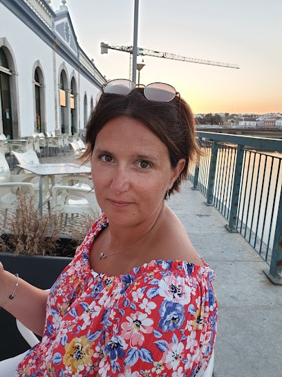 Céline Au Pied De Mon Arbre, Praticien de Médecine Alternative à Neuvireuil