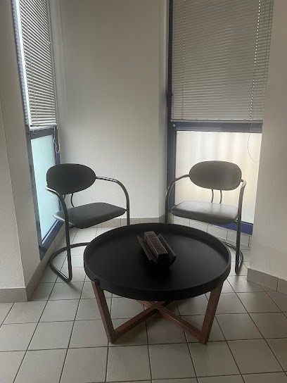 Rella S, Praticien de Médecine Alternative à Mantes-la-Ville