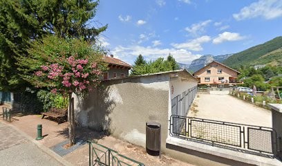 ....., Praticien de Médecine Alternative à Challes-les-Eaux