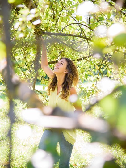 Emilie LERAT / BERTRAND, Praticienne En Intelligence Relationnelle, Spécialisée En Gestion émotionnelle, Praticien de Médecine Alternative à Saint-Ismier