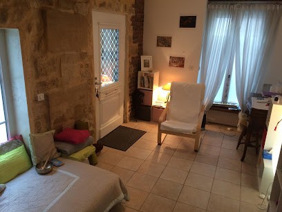 Emma Milon Sophrologue Hypnothérapeute, Praticien de Médecine Alternative à Puteaux