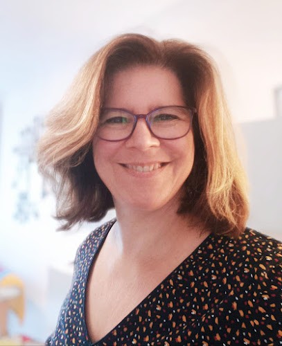 Ose-l'hypn'Ose, Hypnose Ericksonienne et Spirituelle, EFT, Hypno-comportementaliste alimentaire, Soins énergétiques, LaHoChi, Hypnothérapeute à Plessé