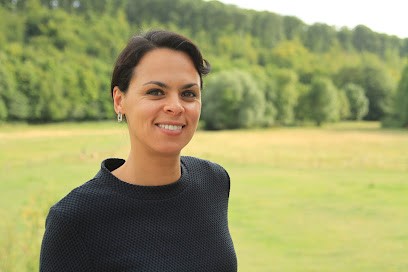 Asma Toukkani, Praticien de Médecine Alternative à Blois