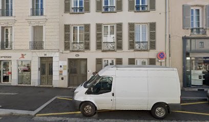 Petit, Praticien de Médecine Alternative à Fontainebleau