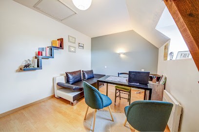 Estelle Caillard - Natur'holistic - Naturopathe Et Psychopraticienne - Pour Les Humains Et Les Animaux, Praticien de Médecine Alternative à Campénéac