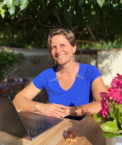 Hélène ADELAÏDE - Naturopathe, Iridologue, Praticien en drainage lymphatique et en Chi Nei Tsang (massage profond du ventre), Praticien de Médecine Alternative à Toulon