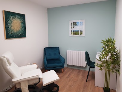 Magali Henno Calut, EMDR, Sophrologie, Coaching En Développement Personnel, Praticien de Médecine Alternative à Luçon