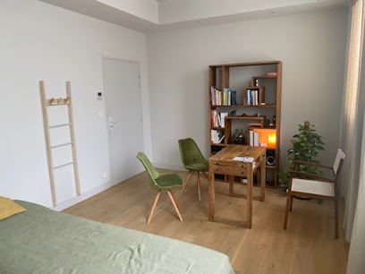 Alexandra Ferblantier - HypnoTaozen - Hypnothérapeute, Coach Yoga & Tao, Massage énergétique Tuina, Hypnothérapeute à Marseille 07