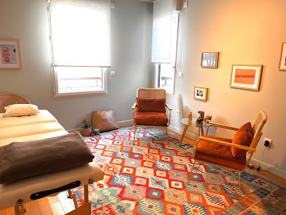 Aurélie Fournier - Psycho énergéticienne, Coach Psycho émotionnel, Coupeur Feu, Reiki • Paris, Saint-Cloud, Praticien de Médecine Alternative à Saint-Cloud