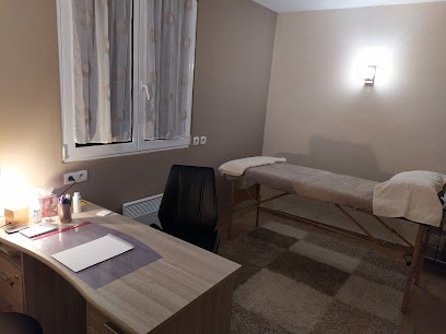 Claire LABAUNE - Naturopathe et Luxopuncture, Praticien de Médecine Alternative à La Chapelle-Saint-Laud