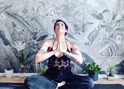 Camille San - Naturopathe & Sophrologue, Praticien de Médecine Alternative à Paris 18