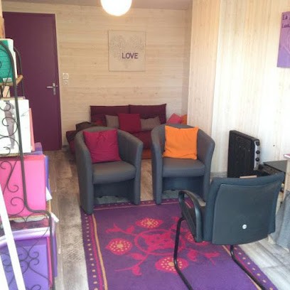 Fleuridas Karine, Praticien de Médecine Alternative à Nieul-le-Dolent