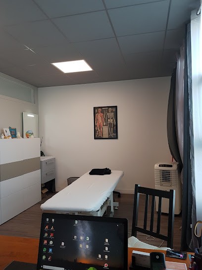 Maniey Hugo - méthode Poyet : technique manuelle et approche somatique, Praticien de Médecine Alternative à Cesson-Sévigné