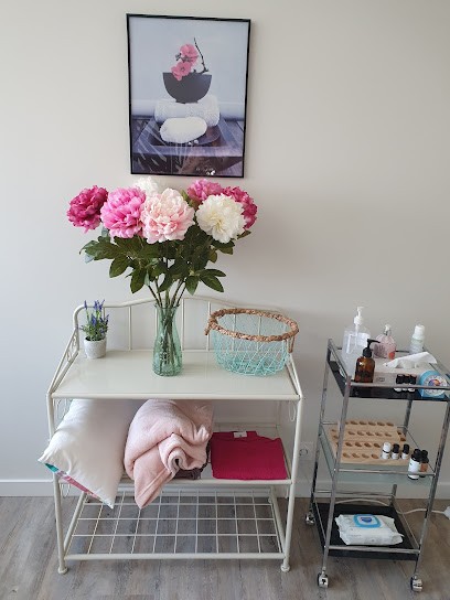 Natasha Hearn Réflexologie, kobido massage visage japonais, micro massage cranien, Réflexologue à Ménil-Lépinois