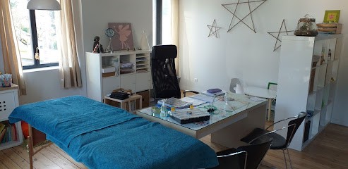 Noémie Varado, Bioénergéticienne et conseillère en homéopathie, Praticien de Médecine Alternative à Foix