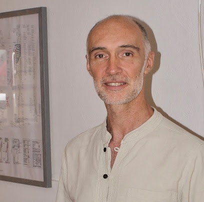 Lionel Rigour Médecine Chinoise, Shiatsu, Osteo-énergétique, EFT, Huiles Essentielles, Praticien de Médecine Alternative à Royan