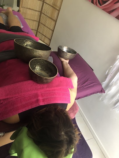 Sylvie Perrin Mangold, Praticien de Médecine Alternative à La Ravoire