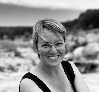 Sandrine HERNANDEZ - ICI MAINTENANT- Sophrologue- Régulation Des émotions Et Hypersensibilité, Praticien de Médecine Alternative à Combertault