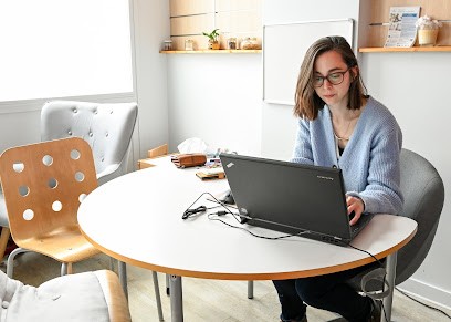 Claire Thirion Issartel, Praticien de Médecine Alternative à Oullins