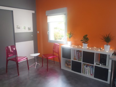 Anne-Cécile JOLIVET Sophrologue, Réflexologue, Formatrice, Massages-bien-être, Praticien de Médecine Alternative à Lons-le-Saunier