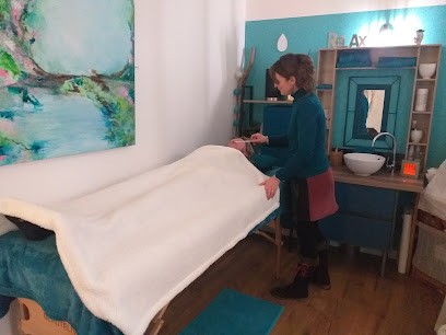 Aurore Corominas - Accompagnement holistique - Art-thérapie - Soins Énergétiques - Olfactothérapie, Praticien de Médecine Alternative à Grenoble